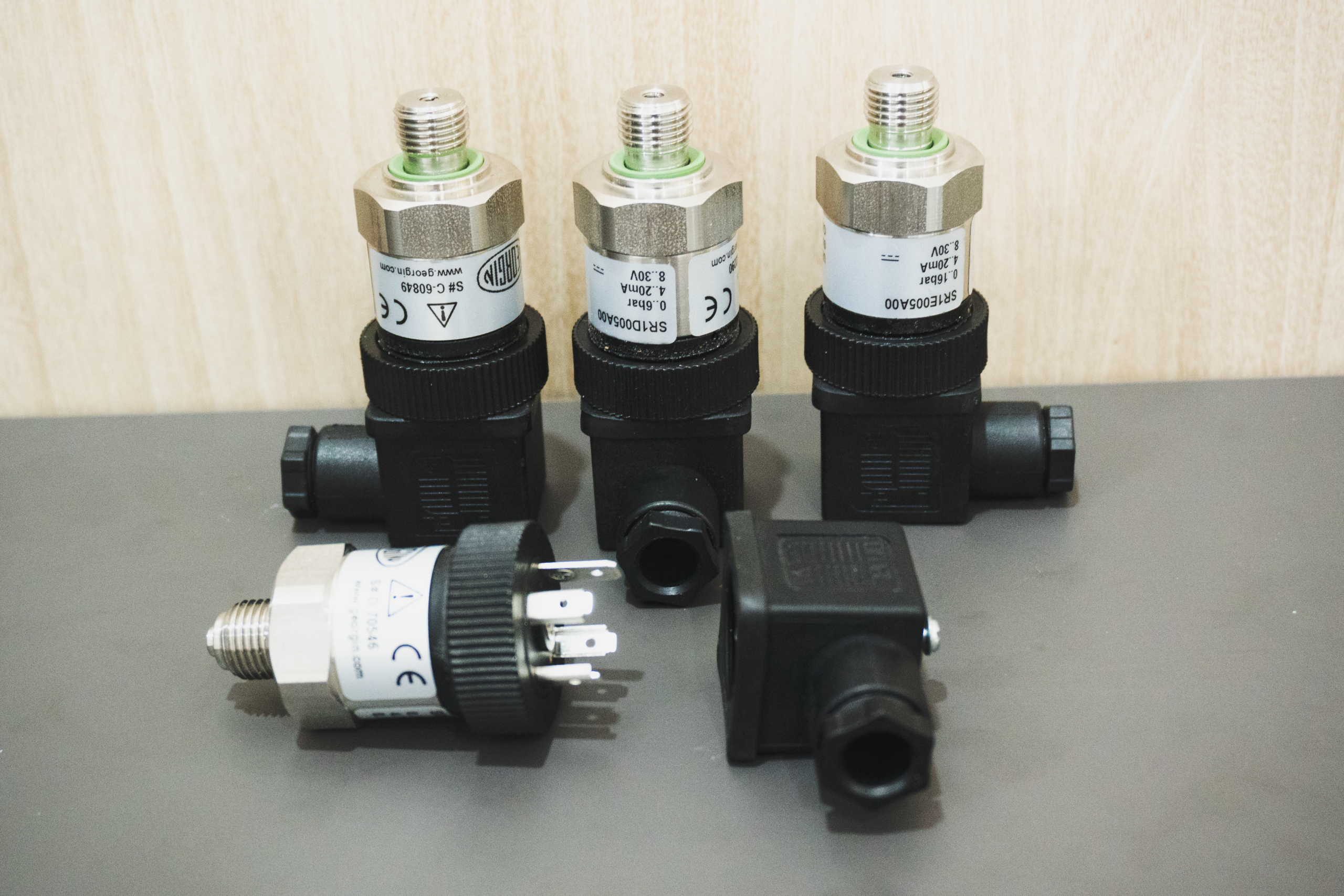 cảm biến áp suất Georgin SR1 4 cảm biến cảm biến áp suất Georgin SR1 - 04