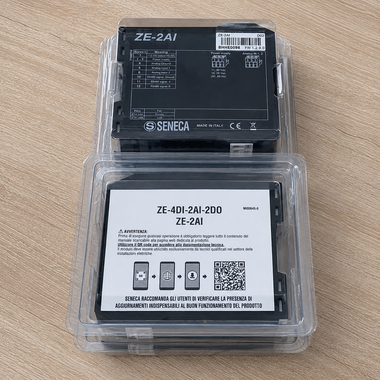 Bộ Seneca ZE-2AI trong khay đóng gói Bộ Seneca ZE-2AI trong khay đóng gói