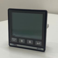 Đồng hồ đo công suất Seneca S711B6MOD nhìn từ mặt trước